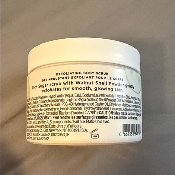 Victoria's Secret Cucumber & Green Tea Exfoliating Scrub - White and Green - Picture 2 of 2